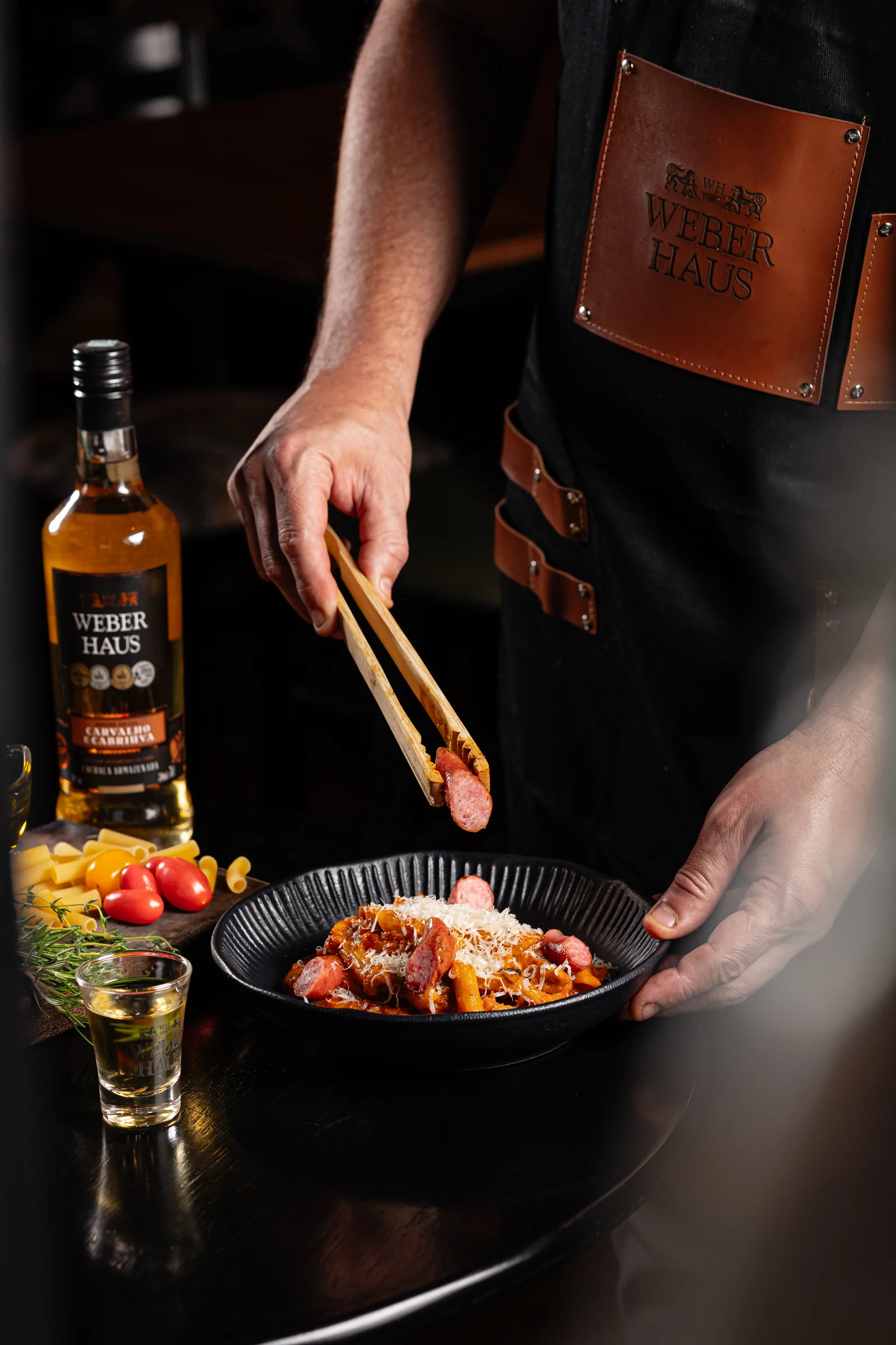 Weber Haus × Rancho Fat Bull — 01 · O produto encontra um novo contexto